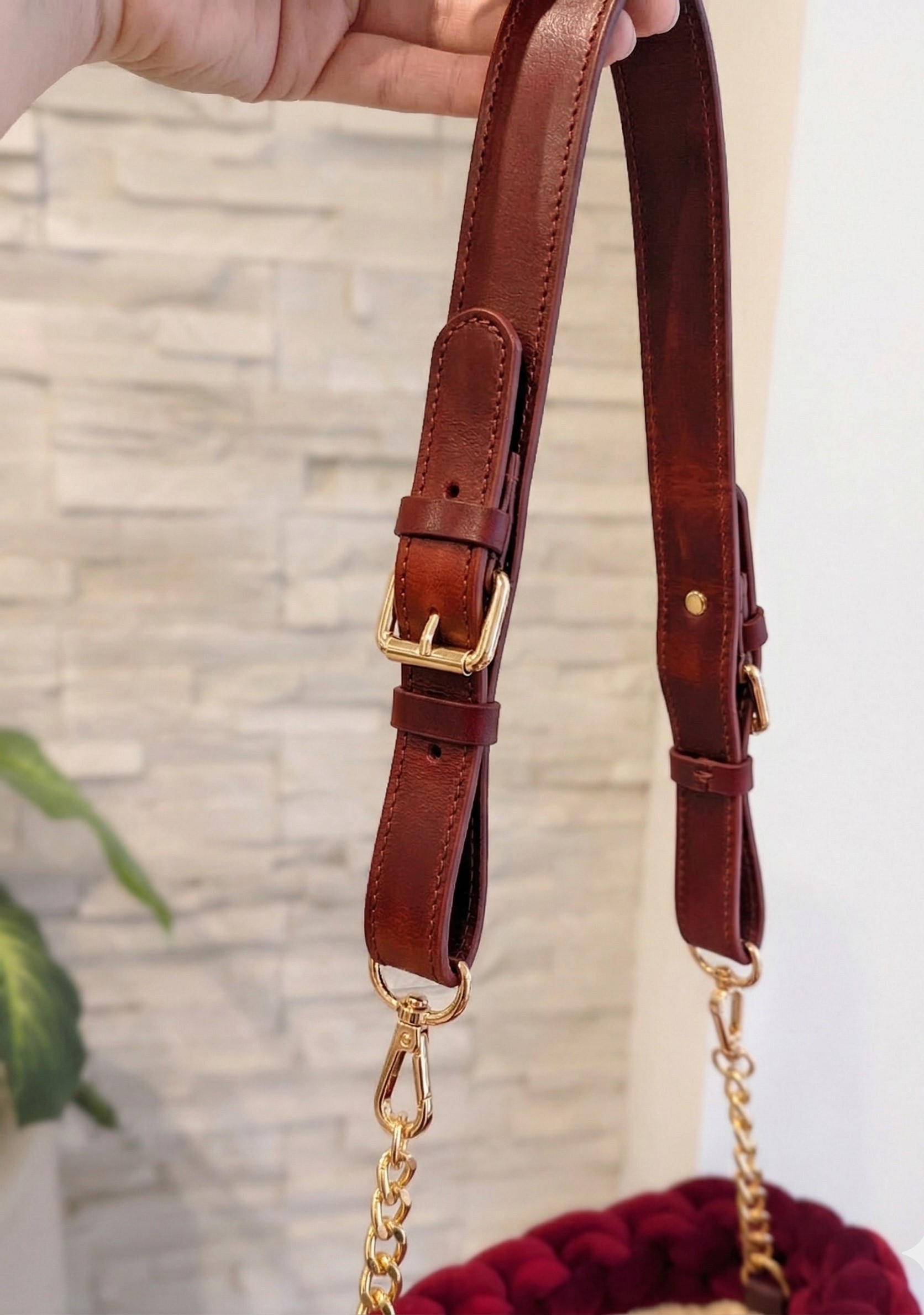 ##Le Rubis – Sac Velvet Chunky Knit Bordeaux & Abeille Dorée##